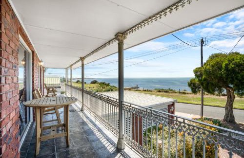 Clifton Springs House | Clifton Springs Ocean View House With Woodfire Oven and BBQ