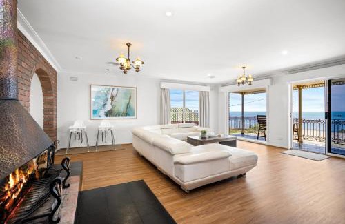 Clifton Springs House | Clifton Springs Ocean View House With Woodfire Oven and BBQ