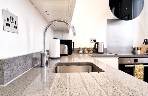 Bread Street Apartment | Clockwork Stunning 1 Bedroom