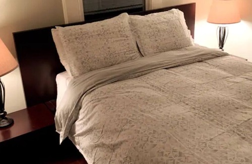 West Riverside House | 🔥CLOSE 2 UPTOWN+ZOO❤️ | SLEEPS 5 & PET FRIENDLY W/FEE