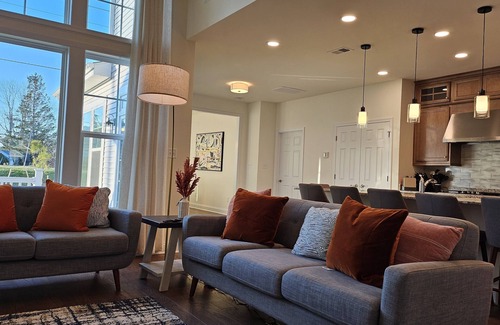 Cedar Neck House | Close to beach, away from crowd