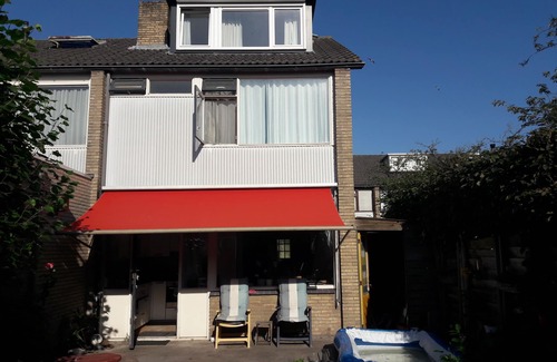 Municipality of Zoetermeer House | Close to beach & cities; Spacious house with a big garden