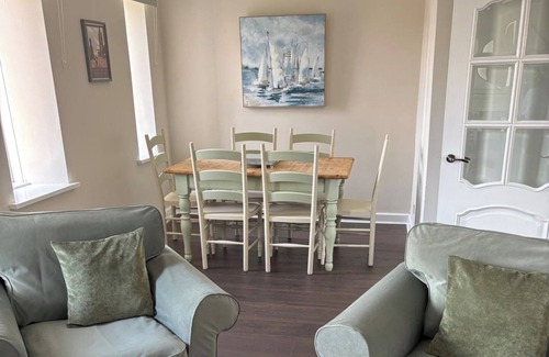 Montrose Apartment | Close to beach, town, golf & natural beauty spots