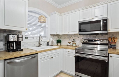 Little River Condo | Close to beaches| Pond and pool view| 2 bd/2ba modern condo|