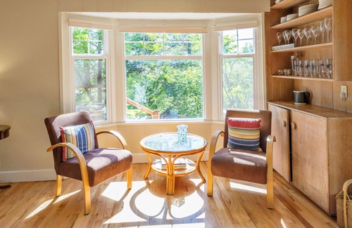 Eugene House | Close To Campus, 2 BR Home With Abundant Charm- Clean!