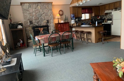 Bessemer Cabin | Close to Copper Peak, Black River Harbor and the shores of Lake Superior