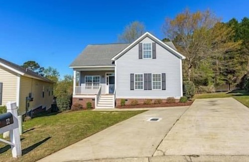 Earlewood House | Close to Downtown & USC, King, 3 TVs, Pets