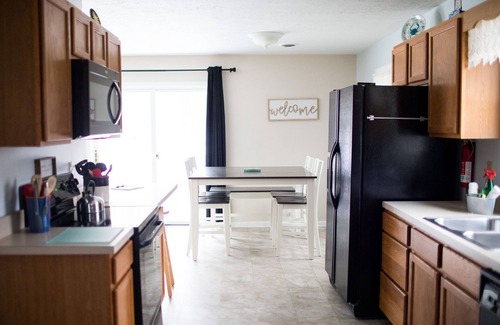 Thayerville Cottage | Close to everything DCL, fun for the whole family