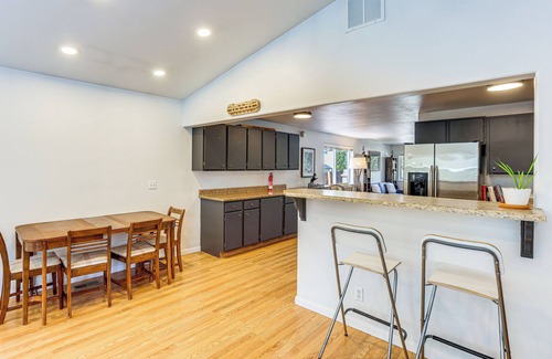 Larkspur House | Close to Everything! Quiet Retreat in Bend