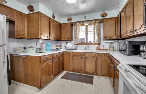 Niagara Falls House | Close to Fall Charming 3-bedroom House with AC and WiFi in amazing Niagara Falls