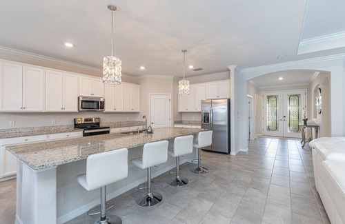 Rural Estates House | Close to Grocery - 30 minutes to Beach- Salt Pool/Hot Tub !
