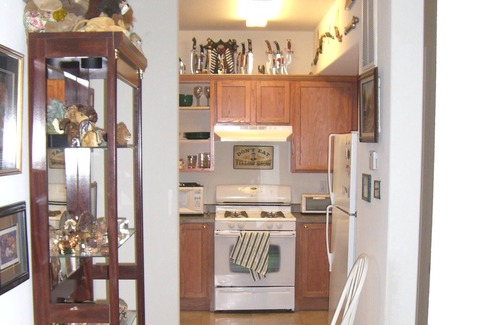 Truckee Apartment | Close to highway and downtown. Equi-distant to major resorts