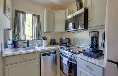 Hoover Apartment | Close to Hospitals: Peaceful Birmingham Studio