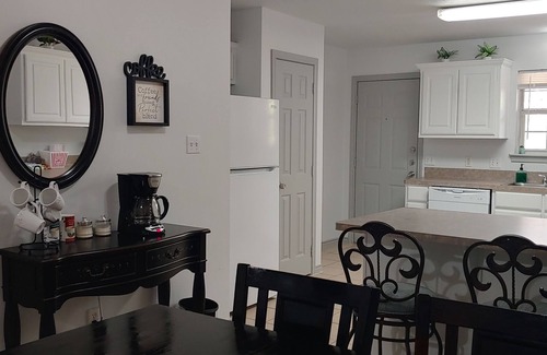 College Station House | Close to Kyle Field and Midtown Park, Texas A&M, Chili fest in Snook, Tx.