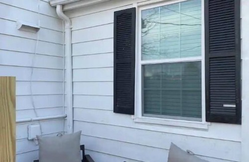 Jacksonville House | Close to Military Base! Beautiful Downtown Home