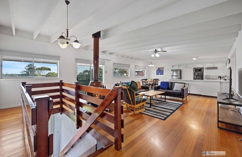 Sunset Strip House | Close to MotogpTrack, Smiths beach, comfortable holiday house for family of 6