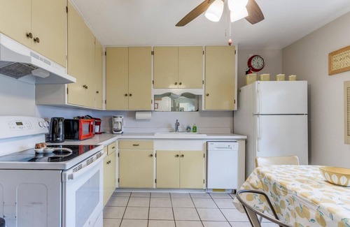 Norman House | Close to OU-TVs in every room-outdoor dining-wifi-W/D
