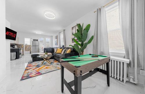 The Heights Apartment | Close to PATH -Games -Parking lot - NYC in 15 min