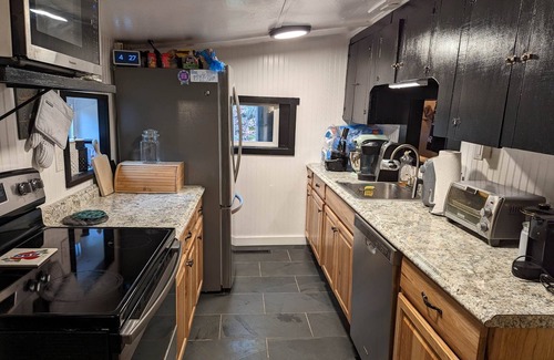 Petersburg Cabin | Close to Penn State & Whipple's Dam - Pet Friendly!