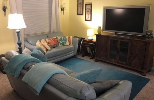 Palm Beach Gardens House | Close to PGA Blvd Shops and Restaurants