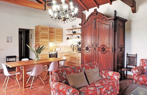 Santana Villa | Close to SESIMBRA, tranquility, swimming pool, terrace, gardens, 10 min from the beach