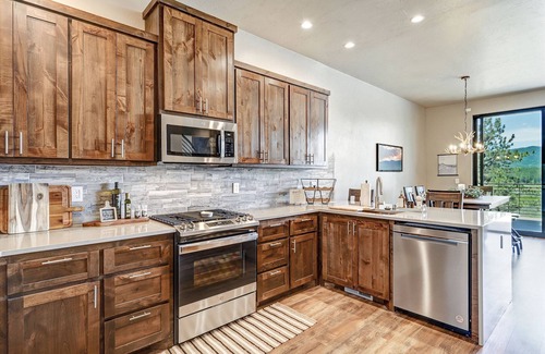 Angel Fire House | Close to Slopes | WiFi | Hot Tub | Valley View Villa 8