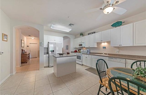 Bonita Springs Condo | Close to the beaches, great restaurants, family fun.