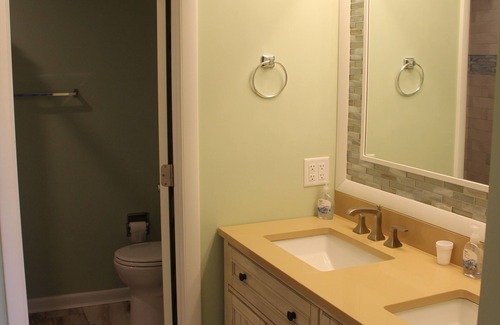 Country Club Estates House | Close to the beach and steps away from restaurants and shops