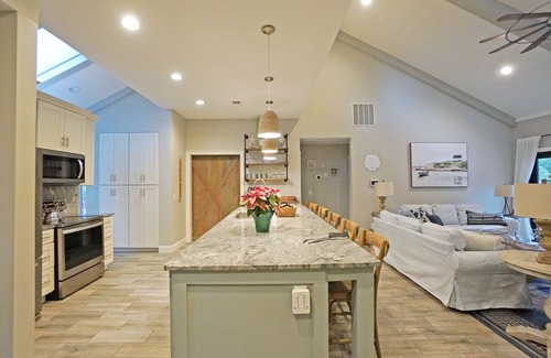 Sea Pines House | Close to the beach,heated pool & private outdoor living & Winter monthly rates.