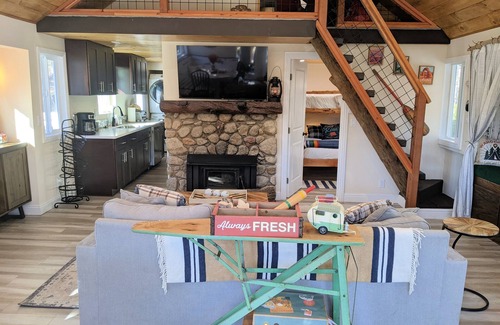 Idyllwild Cabin | Close to town & Newly Renovated, Large Gated Yard