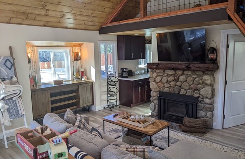 Idyllwild Cabin | Close to town & Newly Renovated, Large Gated Yard