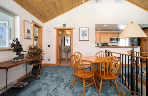 Steamboat Springs Cabin | Close to town cabin w/Hot Tub in Steamboat Springs
