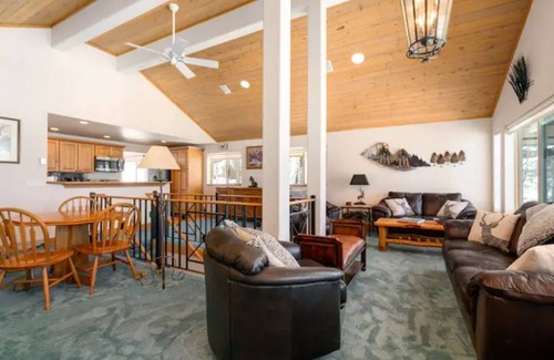 Steamboat Springs Cabin | Close to town cabin w/Hot Tub in Steamboat Springs