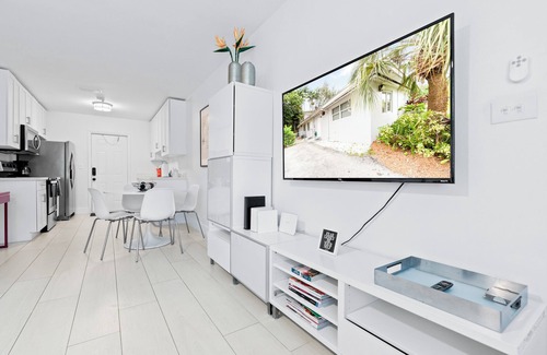 Coral Gables Apartment | Close to UM & Shopping. BNR Vacation Rentals