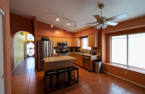 Tucson House | Closed by I-10, airport, Air and Space museum, downtown and UoA