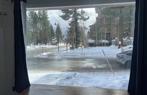 Mammoth Lakes Cabin | Closest, coziest home at The Village! Steps to Bars/Dining/Shops and Gondola!