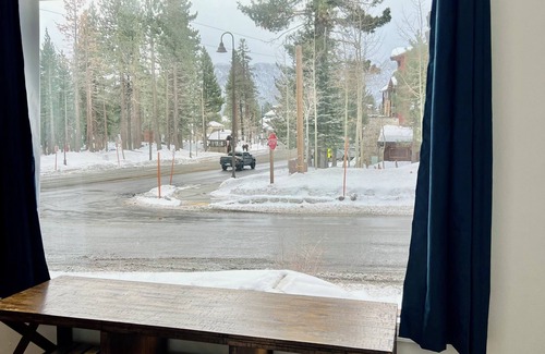 Mammoth Lakes Cabin | Closest, coziest home at The Village! Steps to Bars/Dining/Shops and Gondola!