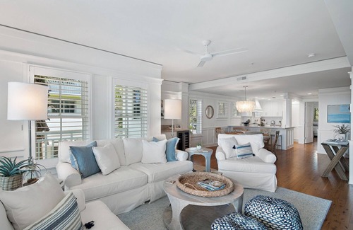 Gulf District Condo | CLOSEST LUXURY CONDO to Private BEACH &CLUB! 5 star rated! Nov. Dec. SPECIALS