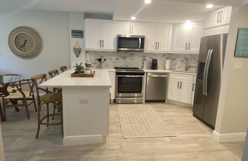 Vanderbilt Beach Condo | Closest Unit to the beach at Vanderbilt Towers
