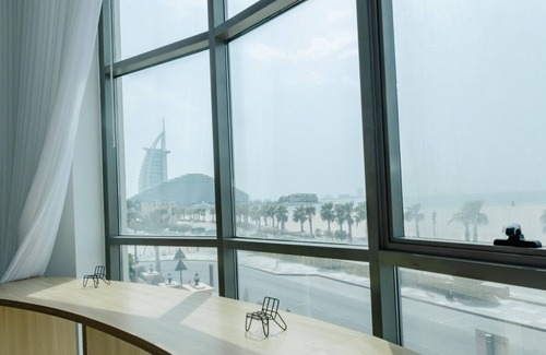 Jumeira 3 Villa | Cloud 9 Suite at Sunset Beach - Full Moon Villa