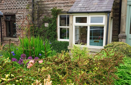 Birchover Cottage | CLOUDBERRY COTTAGE, family friendly, with open fire in Birchover