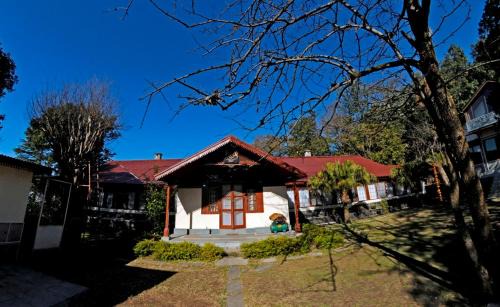 Dharamshala Hotel | Clouds End Villa, A Heritage Home Stay, 10 Mins from Mcleodganj