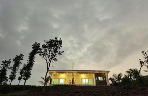Elappara House | cloudy mist
