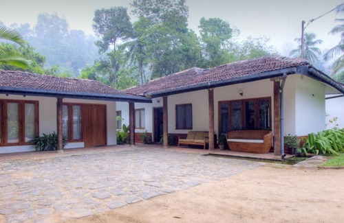 Primrose Hotel | Clove Garden Hotel