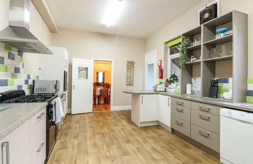 Great Yarmouth Cottage | CLOVER COURT, pet friendly in Great Yarmouth