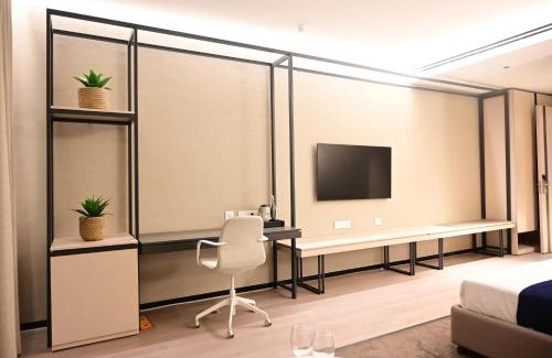 Pune Hotel | Club Charholi