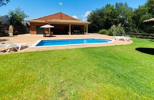 Caldes de Malavella Villa | Club Villamar - Enjoy your holiday in this villa with private pool and bbq