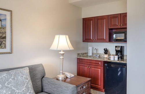 Jamestown House | Club Wyndham Bay Voyage Inn