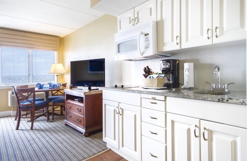 The Point Hotel | Club Wyndham Inn on Long Wharf