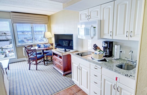 The Point Hotel | Club Wyndham Inn on Long Wharf